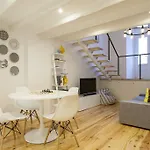 Iconic Tram Views & Loft Living - Loft In Bica * Лісабон