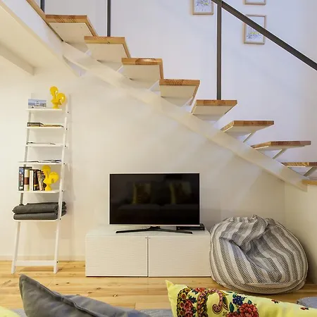 Appartamento Modern Loft In Bica -jj