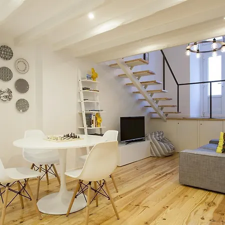 Iconic Tram Views & Loft Living - Loft In Bica * リスボン