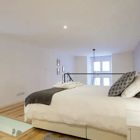 Modern Loft In Bica -jj Apartment